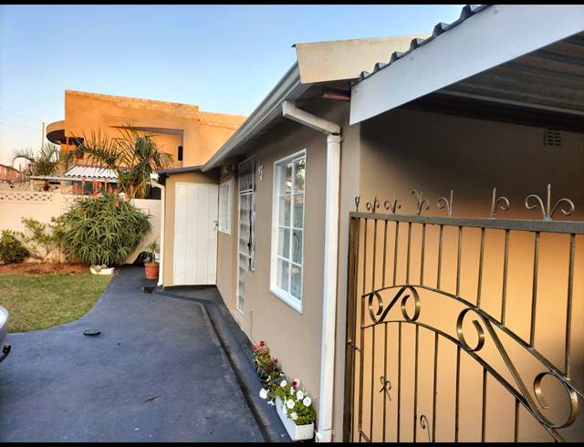 2 BEDROOM FREEHOLD FOR SALE IN NORTHDALE